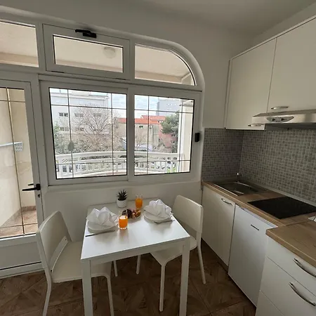 Kovac * Μακάρσκα