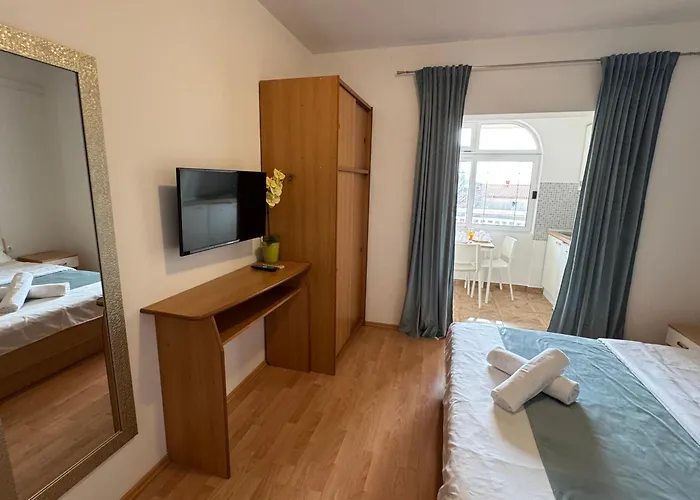 Kovac Μακάρσκα