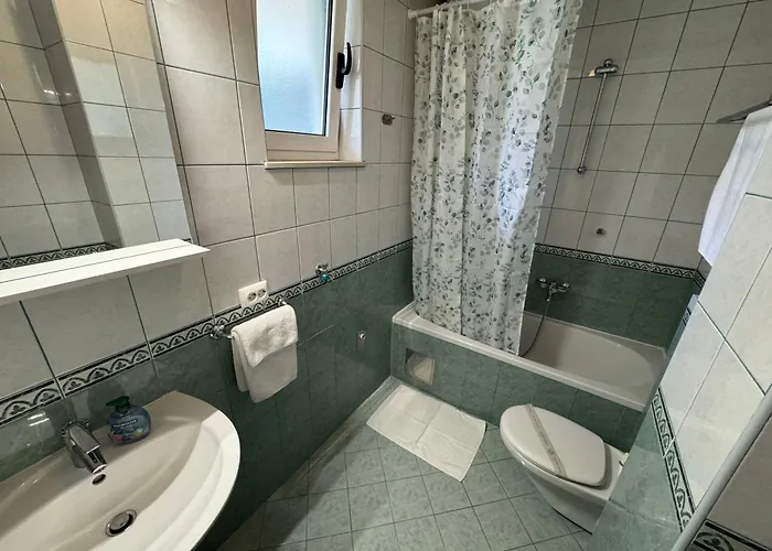 Kovac * Μακάρσκα