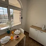 Kovac * Makarská